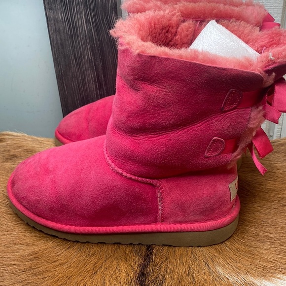 Kids little gril UGG winter boots size 3 check them out very nice thanks 🙏 - Picture 1 of 10